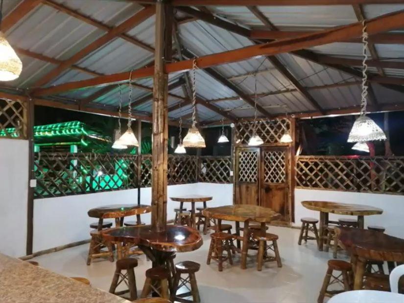 El Galeon Hotel Atacames Kültér fotó